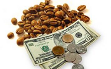 Acompanhando safra do Brasil, arábica abre mantendo valorização nesta terça (20)