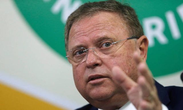 Ministro da Agricultura diz esperar que Justiça emita decisão sobre glifosato nesta terça-feira