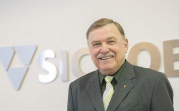 Bento Venturim recebe Prêmio Equilibrista