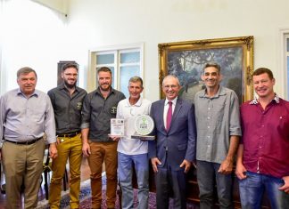 Governador recebe cafeicultores capixabas premiados pelos melhores cafés do País