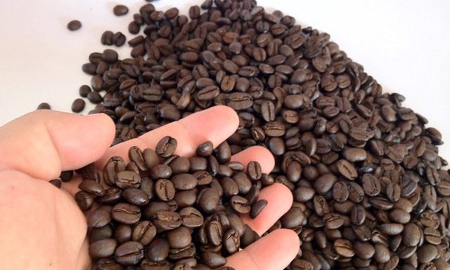 Consumo global de café supera produção