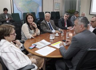 Ministra da Agricultura recebe produtores capixabas para discutir endividamento rural