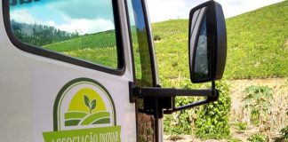 Seag entrega caminhão para associação rural de Marilândia