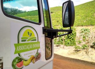 Seag entrega caminhão para associação rural de Marilândia