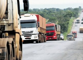 Acordo com caminhoneiros deve ser fechado semana que vem, diz ministro