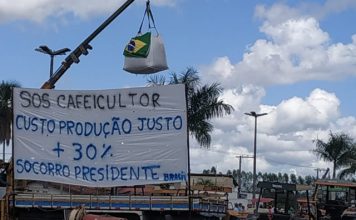 Produtores de conilon de Linhares fazem protesto contra os baixos preços