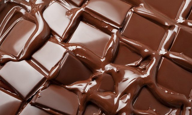 Fraca demanda por chocolate diminui processamento de cacau no mundo