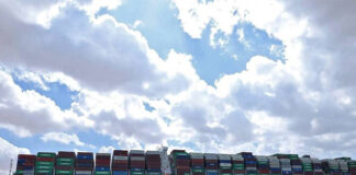 Navio que bloqueia Canal de Suez foi parcialmente liberado