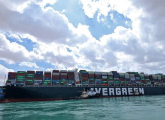 Navio que bloqueia Canal de Suez foi parcialmente liberado