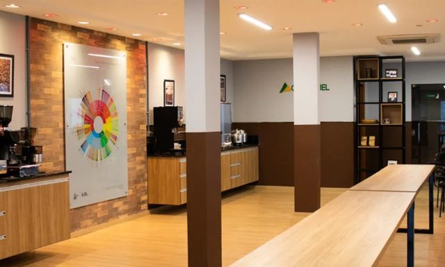 Sala de Provas da Cooabriel recebe certificação pela SCA