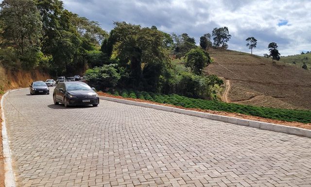 R$ 9,9 milhões para calçar 28 trechos rurais no ES no ano de 2023