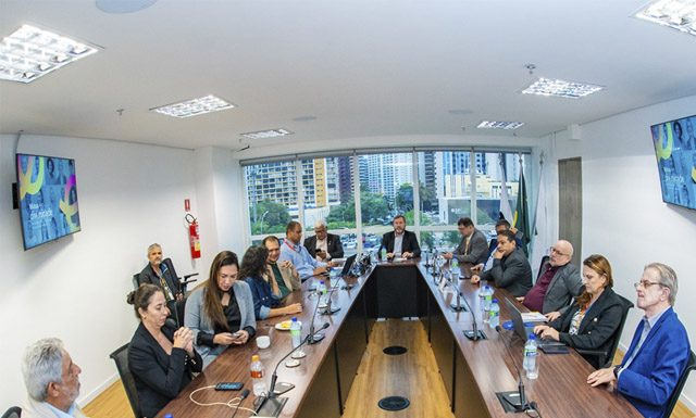 Diretoria Executiva da Mútua reúne-se com presidentes de Creas para fortalecer parcerias